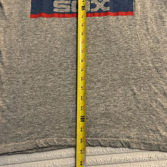 Chicago White Sox 80s logo Sneaker Tag T shirt - Picture 9 of 9